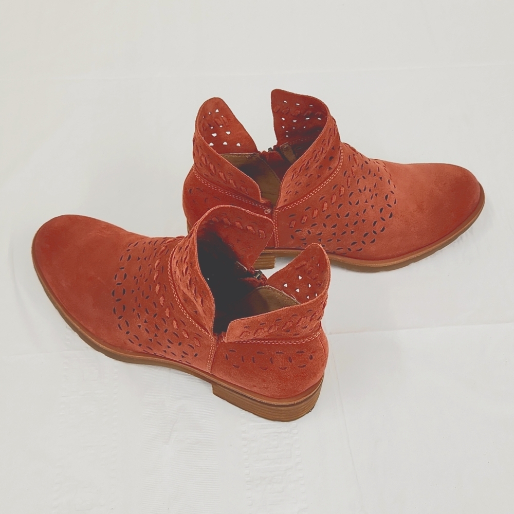 Sofft Women's Coral Suede Bristow Shoes Size 10